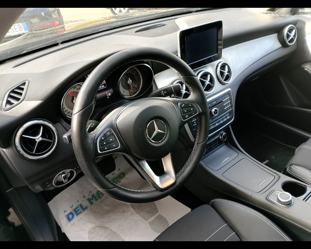 MERCEDES-BENZ GLA 220 usata, con Bracciolo