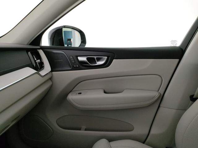 VOLVO XC60 usata, con Sedile posteriore sdoppiato