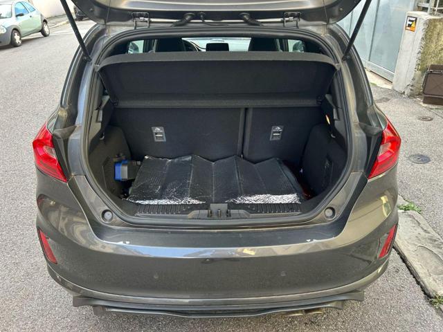 FORD Fiesta usata, con Sensori di parcheggio posteriori