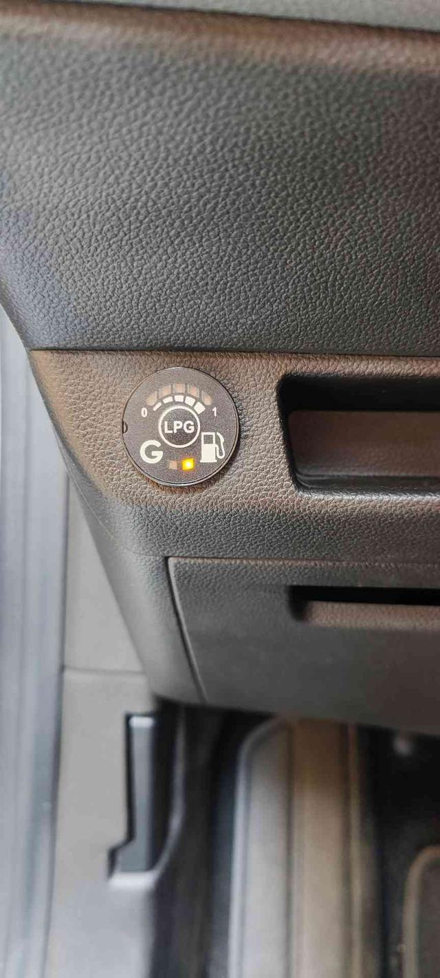 RENAULT Clio usata, con Autoradio