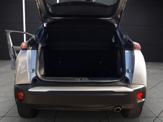 PEUGEOT 2008 usata, con Touch screen