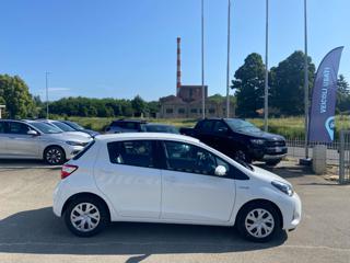 TOYOTA Yaris usata, con Autoradio