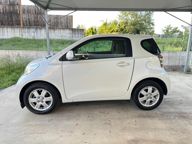 TOYOTA iQ usata, con Boardcomputer