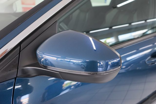 PEUGEOT 5008 usata, con Autoradio digitale