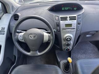 TOYOTA Yaris usata, con Airbag testa