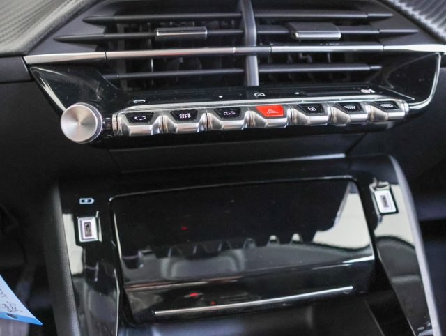 PEUGEOT 208 usata, con Isofix