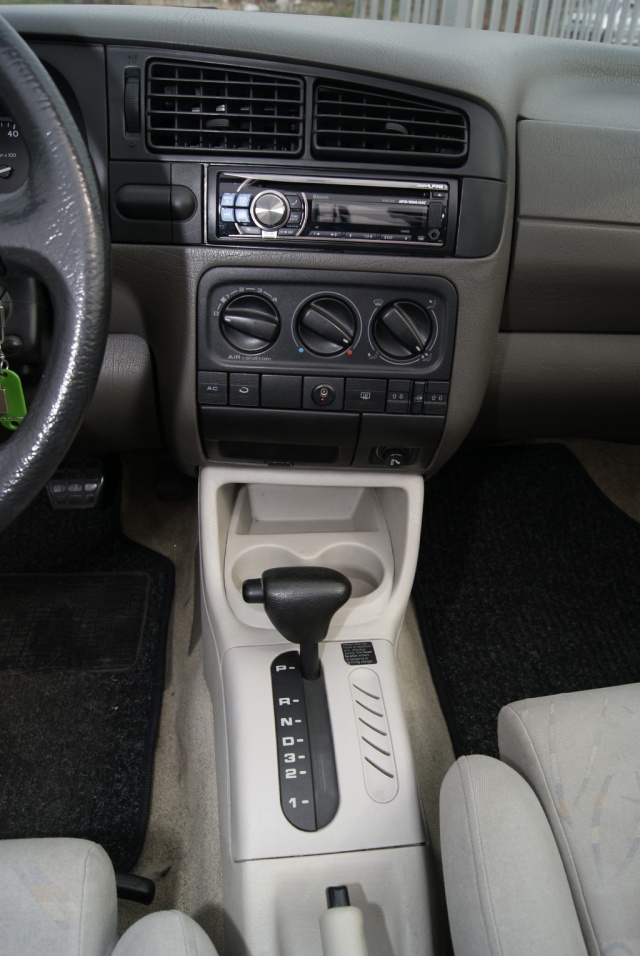 VOLKSWAGEN Golf Cabriolet usata, con Climatizzatore