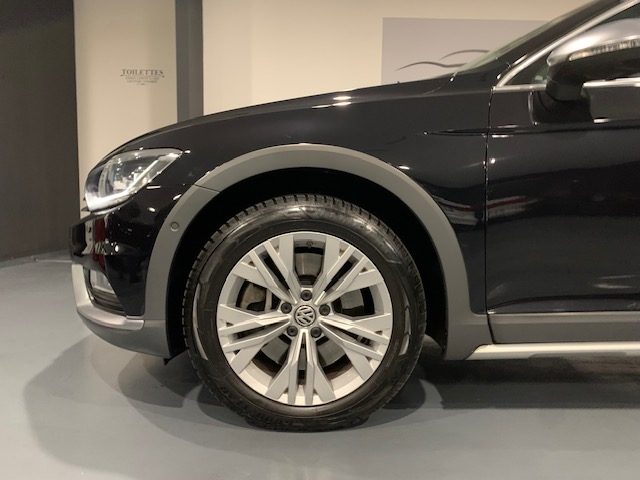 VOLKSWAGEN Passat usata, con Sedili sportivi