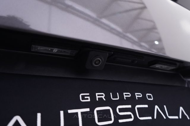 PEUGEOT 5008 usata, con Head-up display
