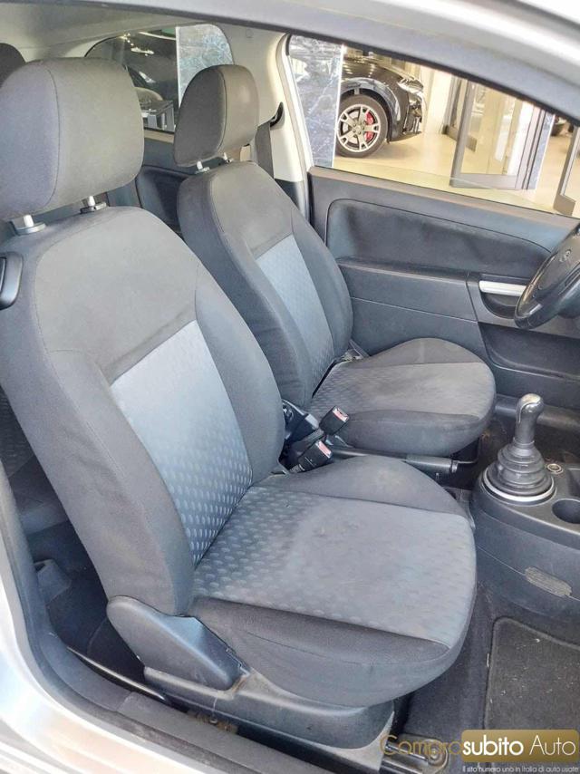 FORD Fiesta usata, con Sedile posteriore sdoppiato