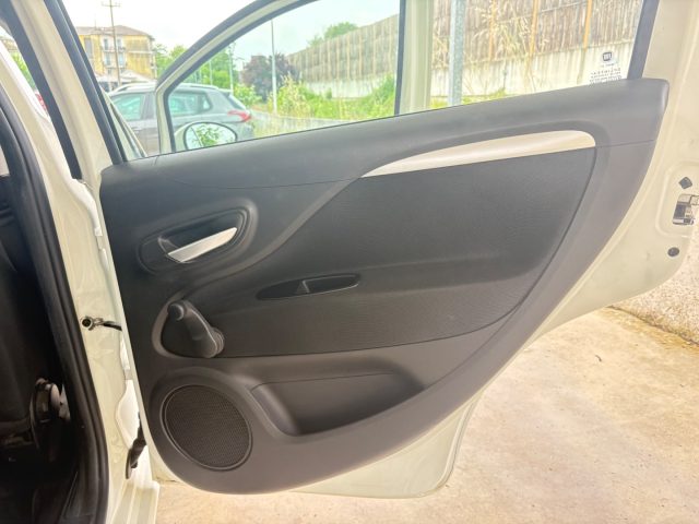 FIAT Punto usata, con Isofix