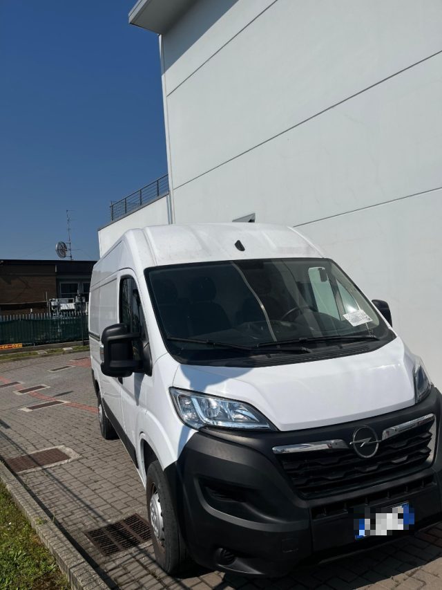 OPEL Movano usata, con Airbag