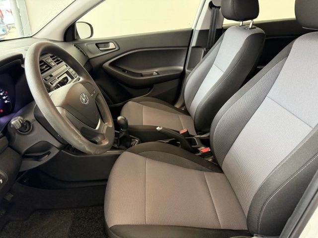 HYUNDAI i20 usata 21