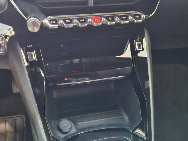 PEUGEOT 2008 usata, con Sistema di navigazione
