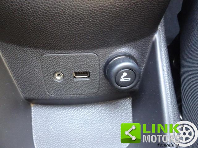 FORD Fiesta usata, con Specchietti laterali elettrici