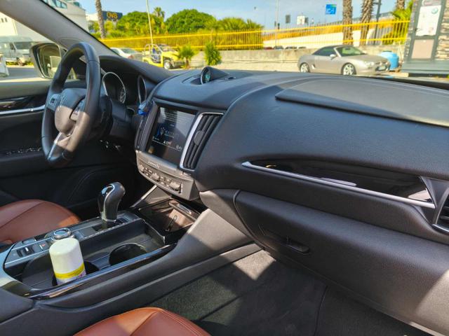MASERATI Levante usata, con Specchietti laterali elettrici