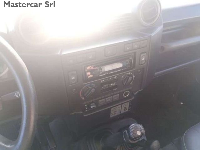 LAND ROVER Defender usata 7