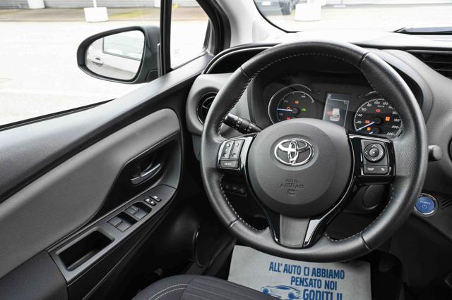 TOYOTA Yaris usata, con Autoradio digitale