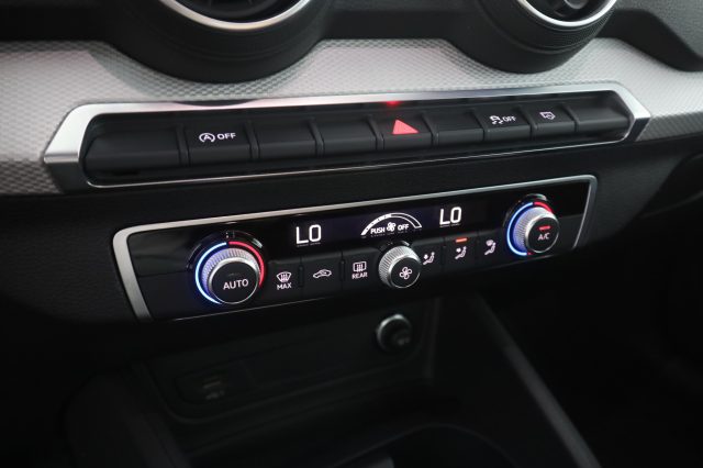 AUDI Q2 usata 11