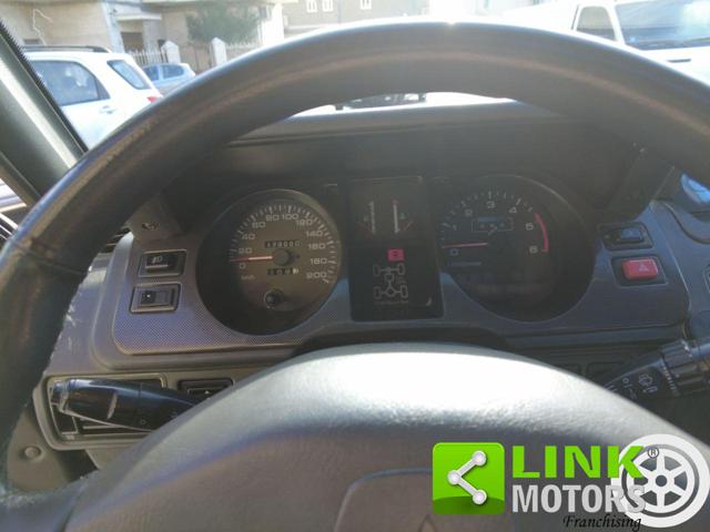 MITSUBISHI Pajero usata, con Autoradio