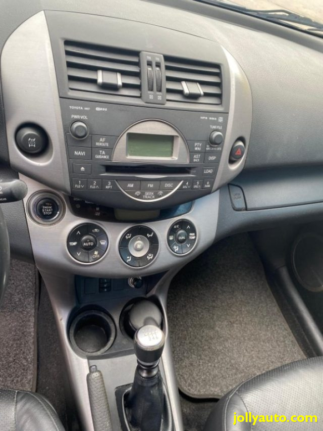 TOYOTA RAV 4 usata, con Controllo automatico clima