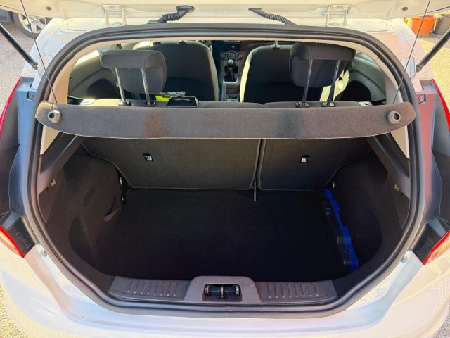 FORD Fiesta usata, con Specchietti laterali elettrici