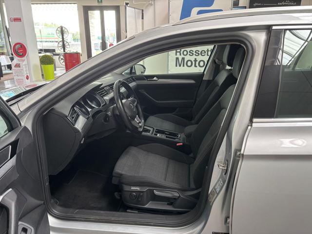 VOLKSWAGEN Passat Variant usata, con Cerchi in lega
