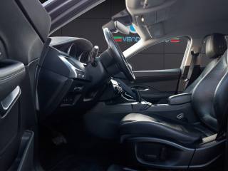 JAGUAR E-Pace usata, con Volante in pelle
