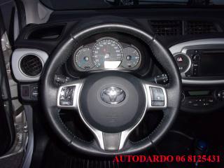 TOYOTA Yaris usata, con Airbag testa