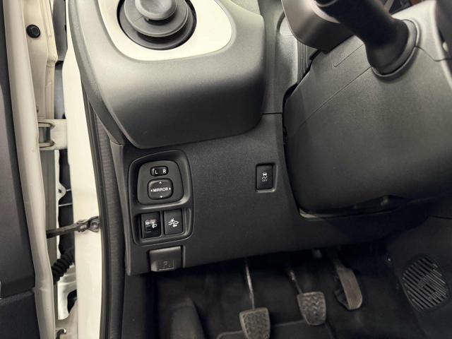 TOYOTA Aygo usata, con Airbag testa