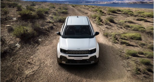 JEEP Avenger usata, con Autoradio