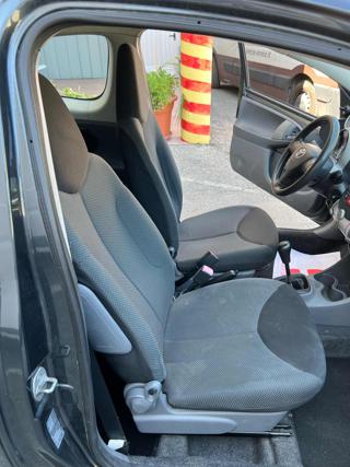 TOYOTA Aygo usata 10