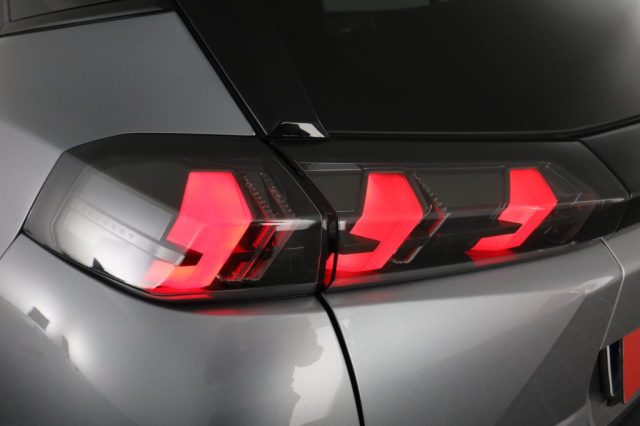 PEUGEOT 2008 usata 9