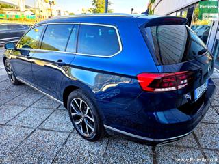 VOLKSWAGEN Passat Variant usata, con Autoradio
