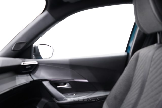 PEUGEOT 2008 usata, con Touch screen