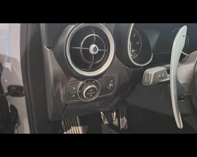 ALFA ROMEO Stelvio usata, con Sensori di parcheggio posteriori
