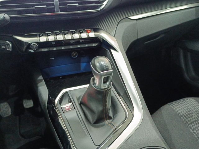 PEUGEOT 3008 usata, con Climatizzatore