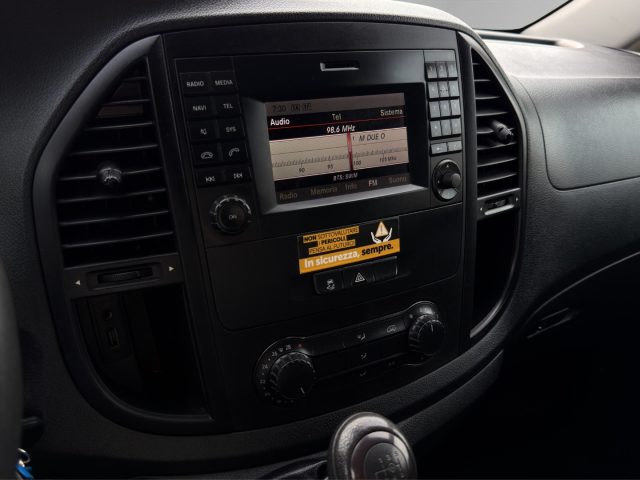 MERCEDES-BENZ Vito usata 12