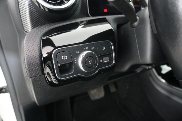 MERCEDES-BENZ A 180 usata, con Vetri oscurati