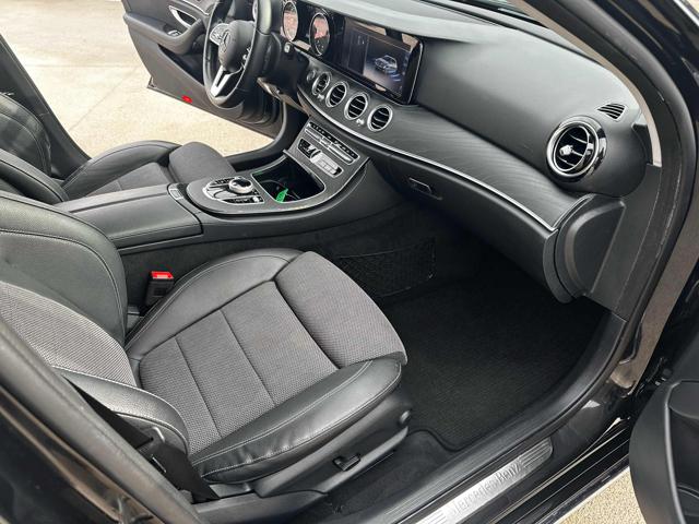 MERCEDES-BENZ E 200 usata, con Sensori di parcheggio posteriori