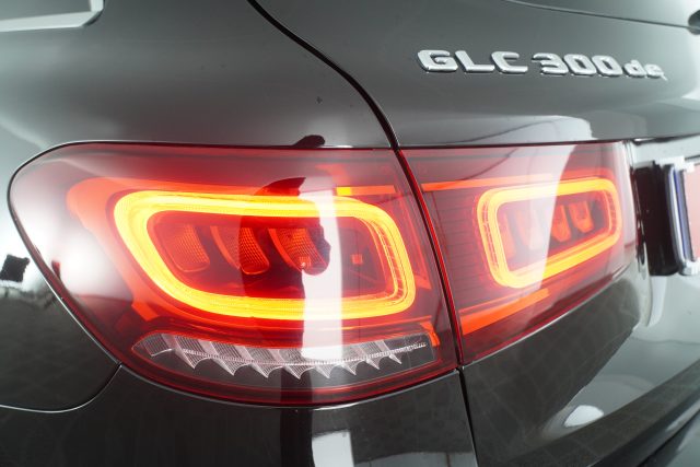 MERCEDES-BENZ GLC 300 usata 9