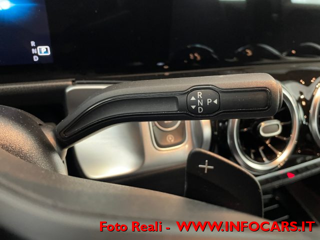 MERCEDES-BENZ GLB 180 usata, con Fari LED