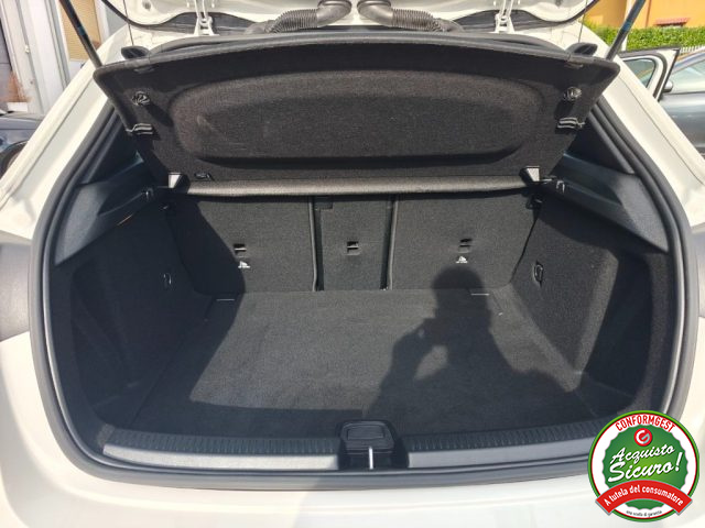 MERCEDES-BENZ A 200 usata, con USB