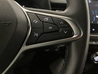 RENAULT Clio usata, con Hill holder