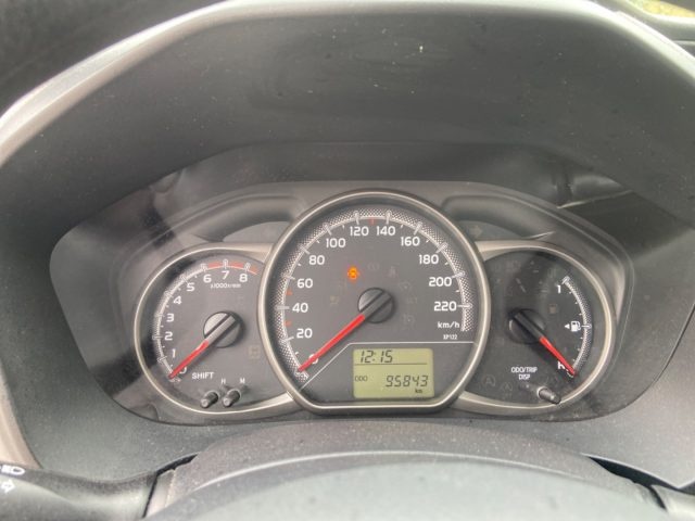 TOYOTA Yaris usata, con Volante multifunzione