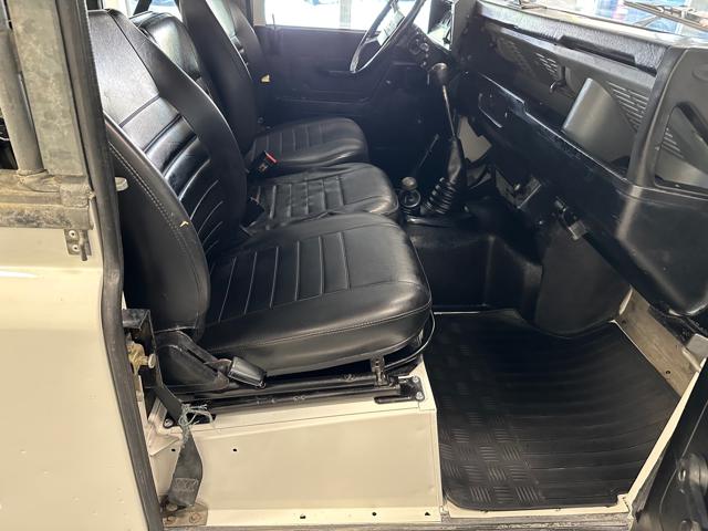 LAND ROVER Defender usata 14