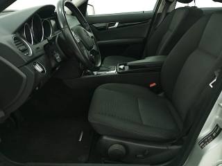 MERCEDES-BENZ 220 usata, con Luci diurne LED