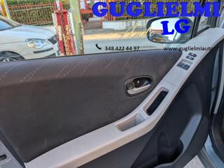 TOYOTA Yaris usata, con Sedile posteriore sdoppiato