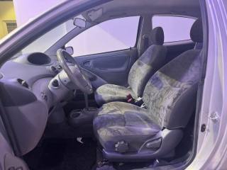 TOYOTA Yaris usata 4