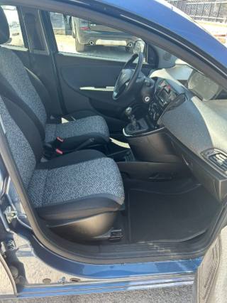 LANCIA Ypsilon usata, con USB